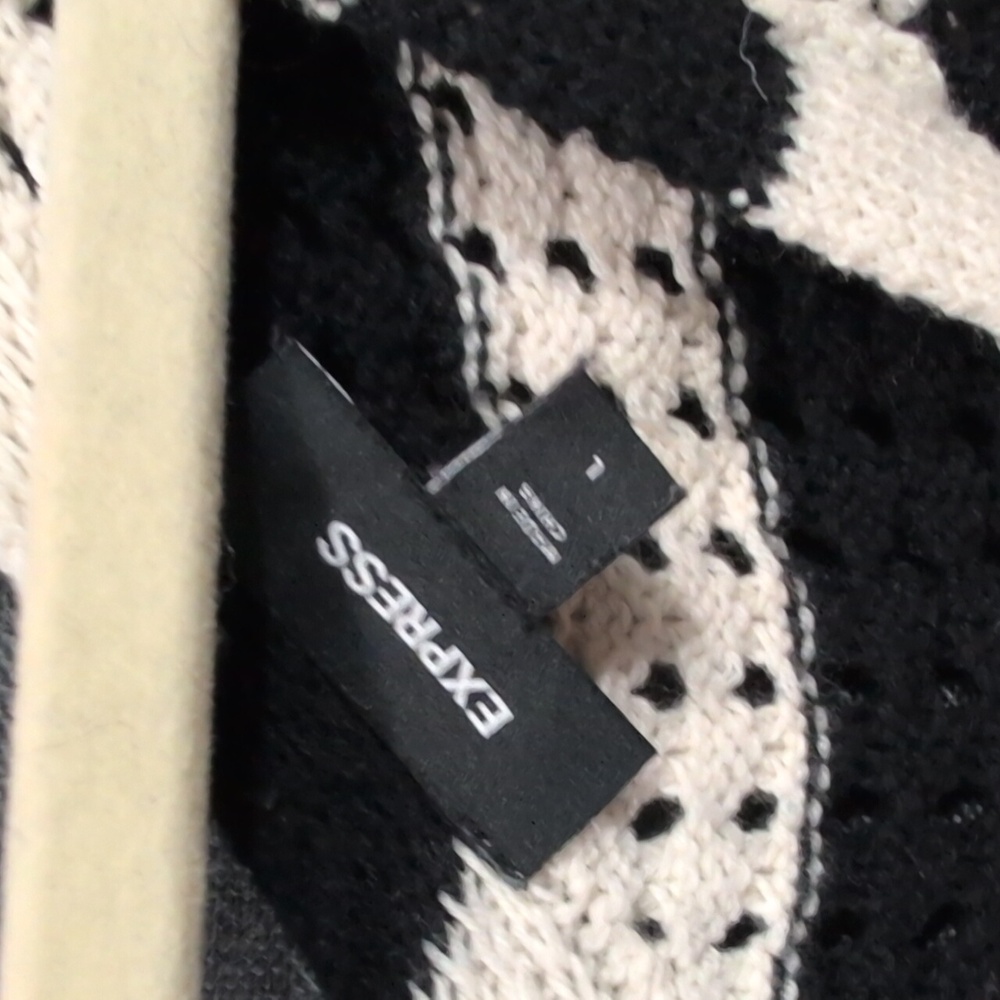 Express Sweater - Picture 3 of 6